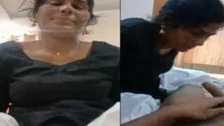 Desi village maid ka garam raaz saath malik ke saath MMS Porn