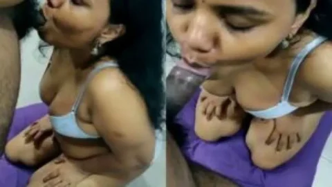 Tamil wife giving hot blowjob Desi Porn MMS