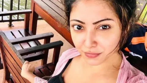 Famous Srilankan Actress Latest Exclusive Videocall Fingering HD Porn